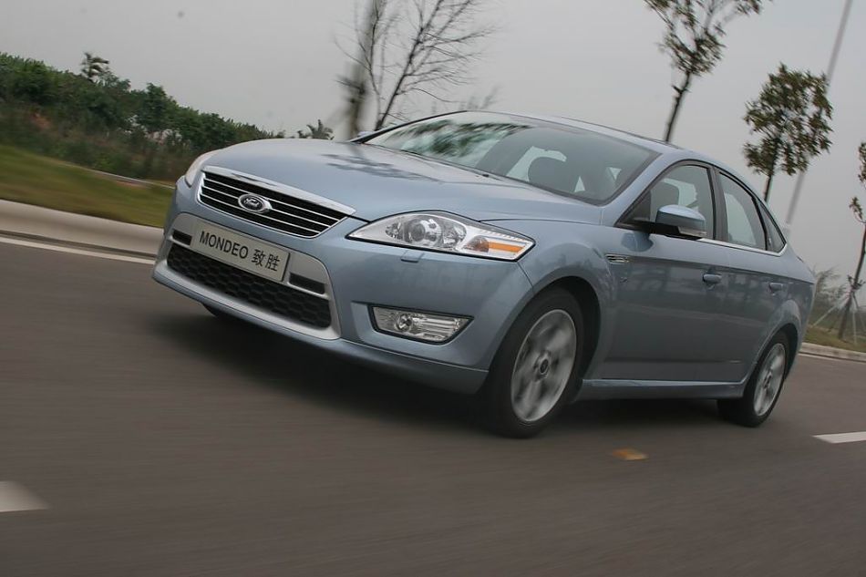 图为蒙迪欧致胜多角度动态实拍