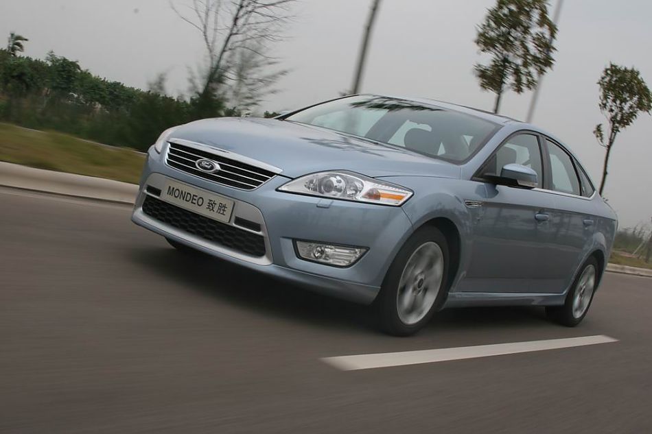 图为蒙迪欧致胜多角度动态实拍