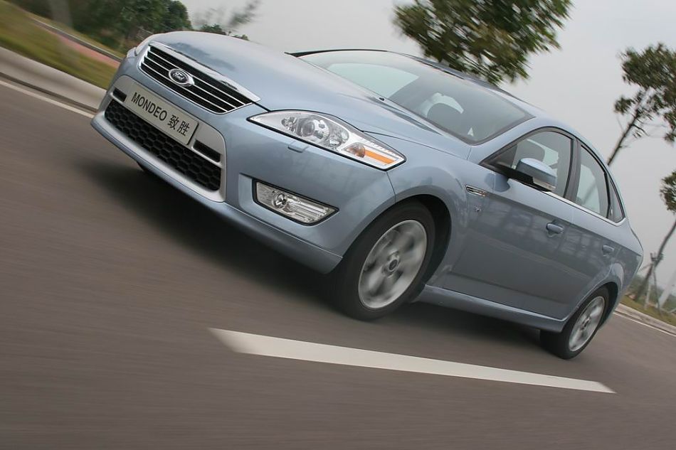 图为蒙迪欧致胜多角度动态实拍