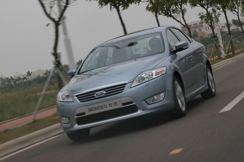 图为蒙迪欧致胜多角度动态实拍