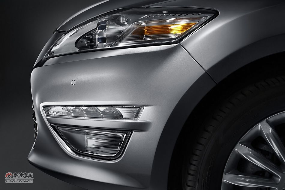 2011款蒙迪欧致胜外观