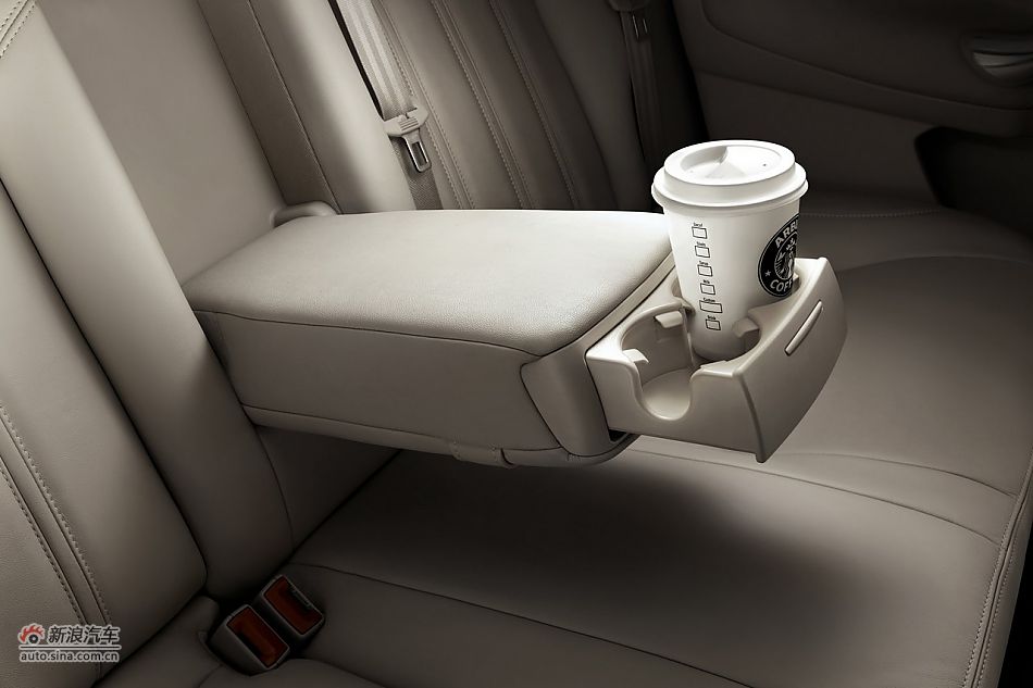 2011款蒙迪欧致胜内饰