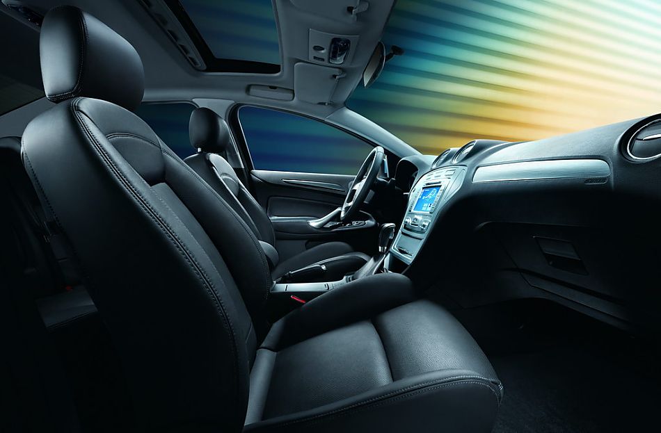 蒙迪欧致胜豪华运动型导航版