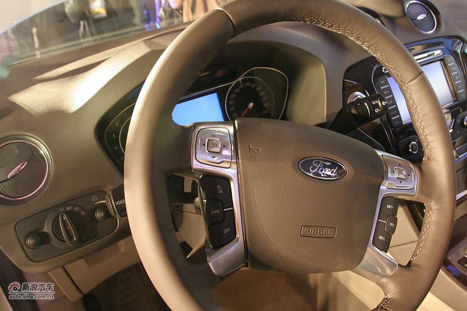 2011款蒙迪欧致胜上市实拍