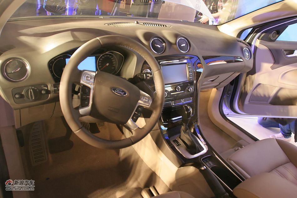 2011款蒙迪欧致胜上市实拍