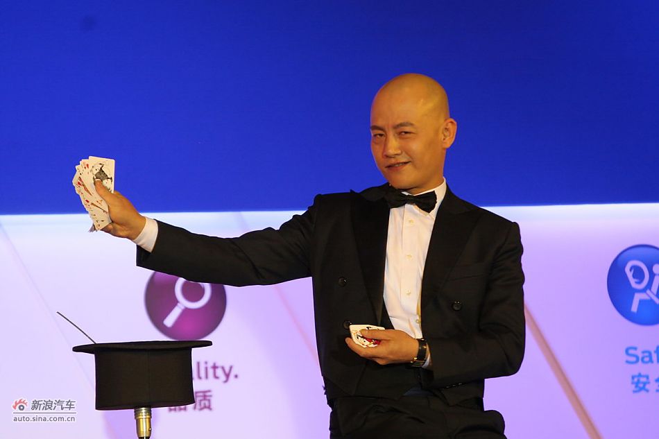 2011款蒙迪欧致胜上市现场魔术表演