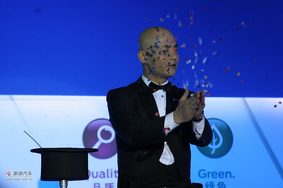 2011款蒙迪欧致胜上市现场魔术表演