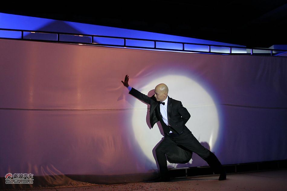 2011款蒙迪欧致胜上市现场魔术表演