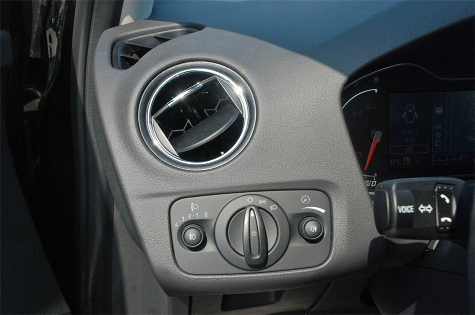 2011款 2.3L AT 豪华型 内饰