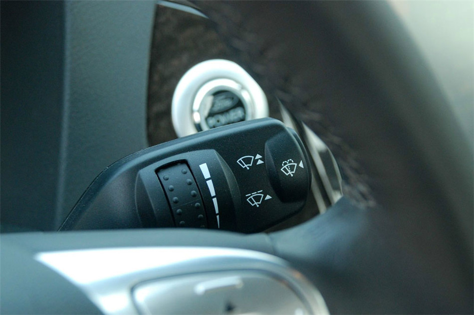 2011款 2.3L AT 豪华型 内饰