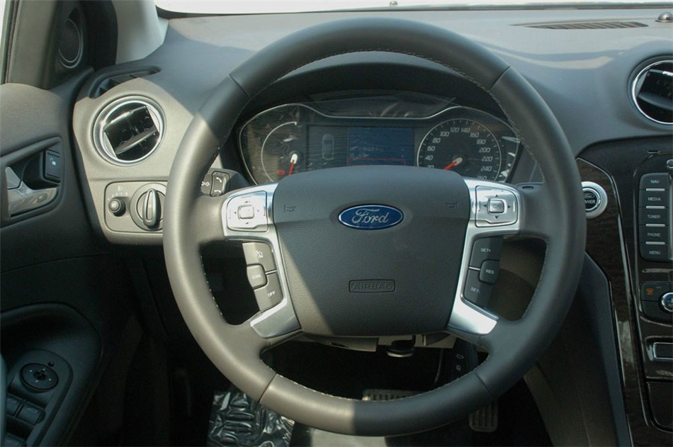 2011款 2.3L AT 豪华型 内饰