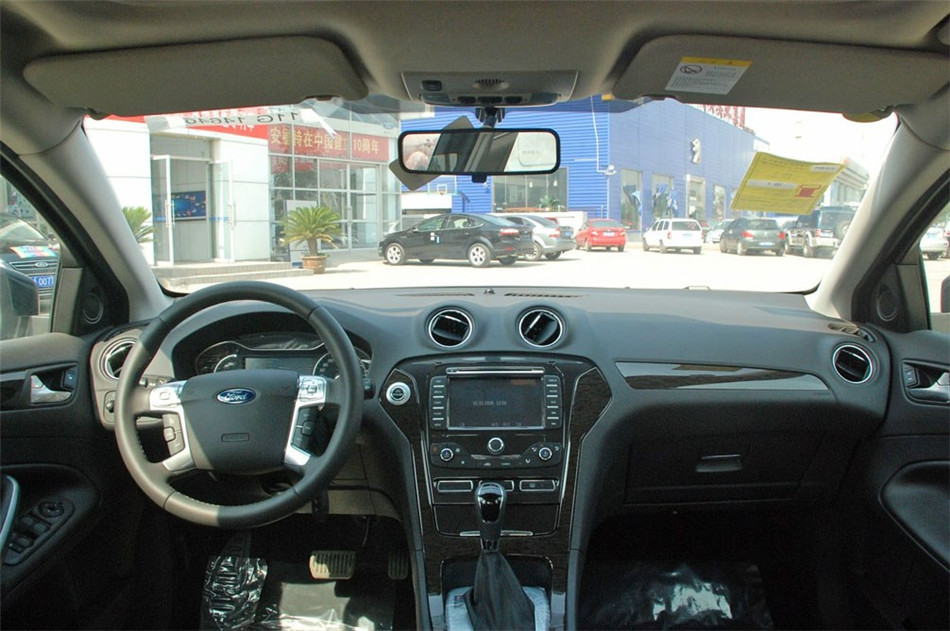 2011款 2.3L AT 豪华型 内饰