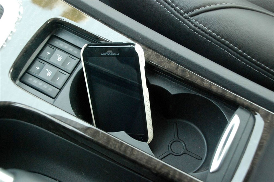 2011款 2.3L AT 豪华型 座椅空间