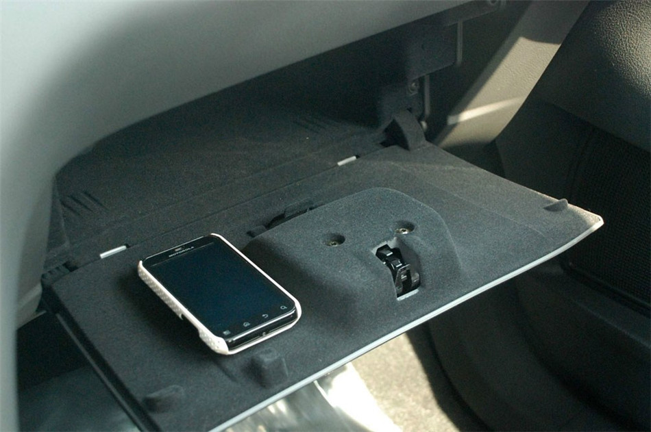 2011款 2.3L AT 豪华型 座椅空间