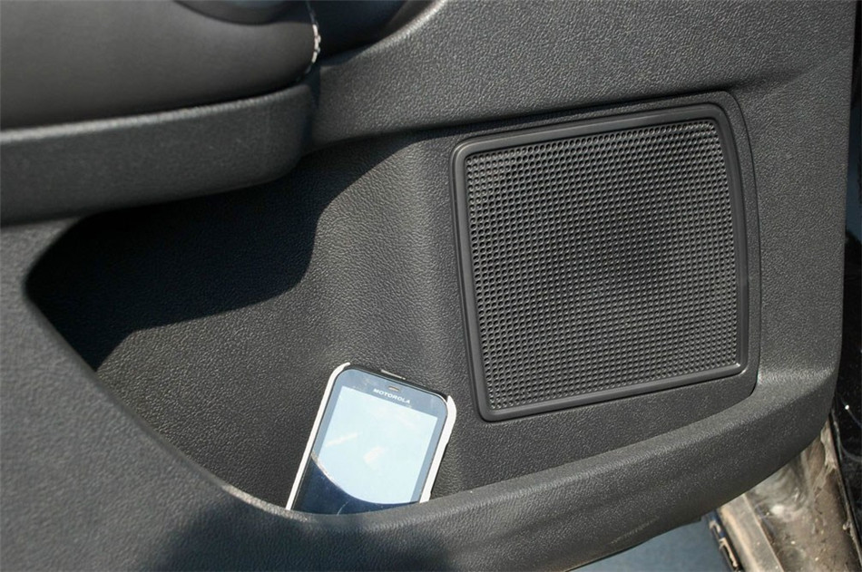 2011款 2.3L AT 豪华型 座椅空间