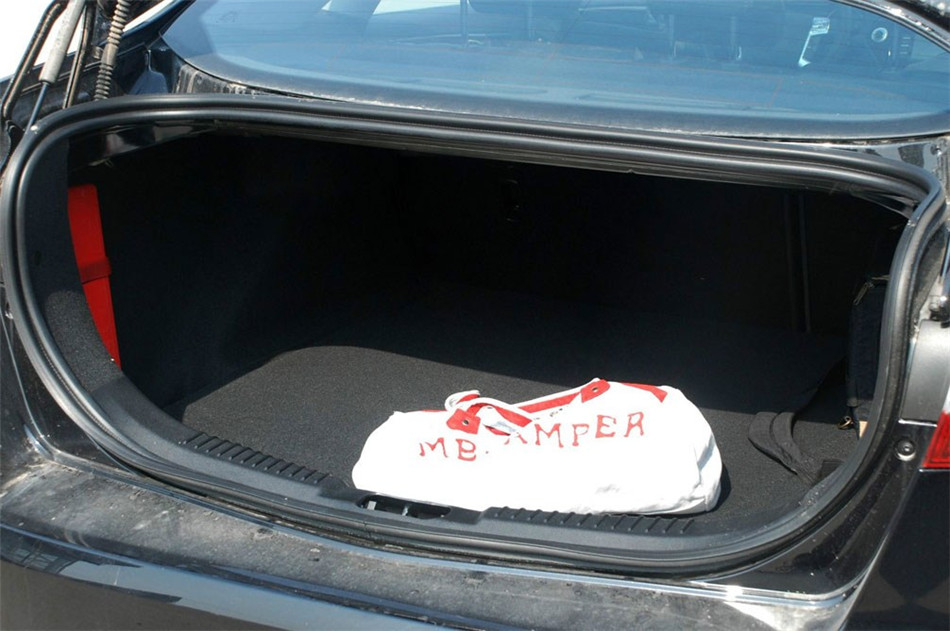 2011款 2.3L AT 豪华型 座椅空间