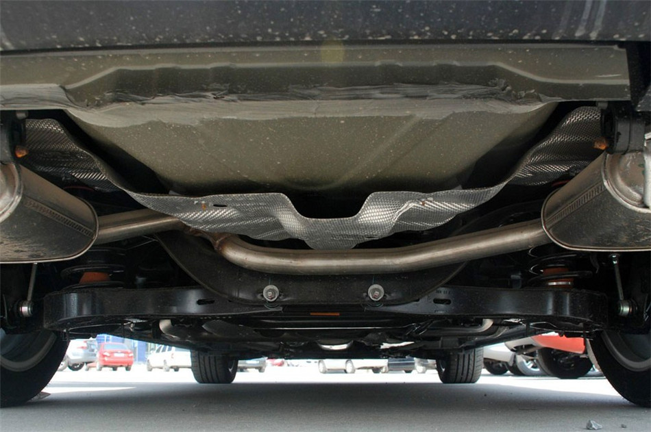 2011款 2.3L AT 豪华型 引擎底盘