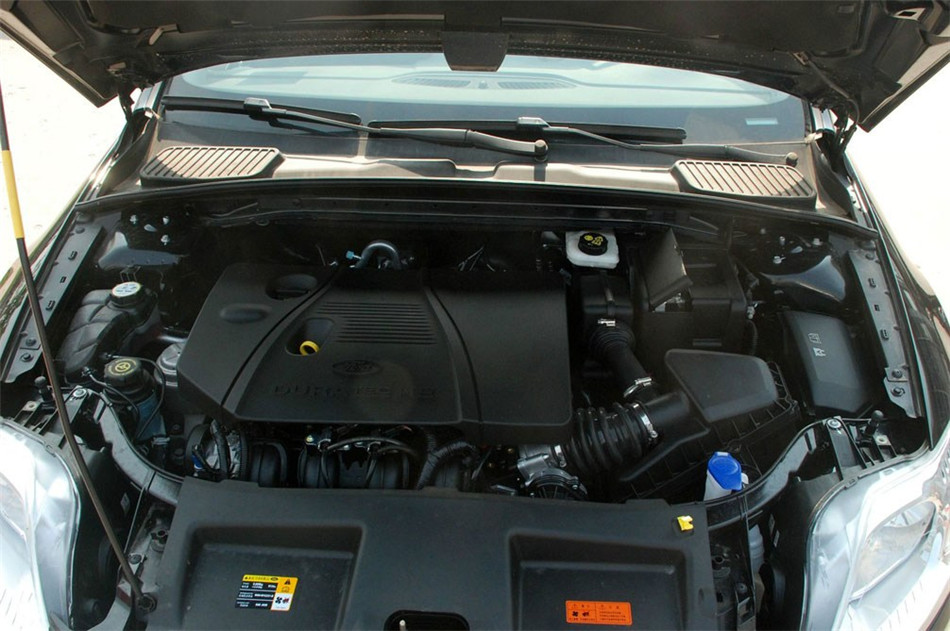 2011款 2.3L AT 豪华型 引擎底盘