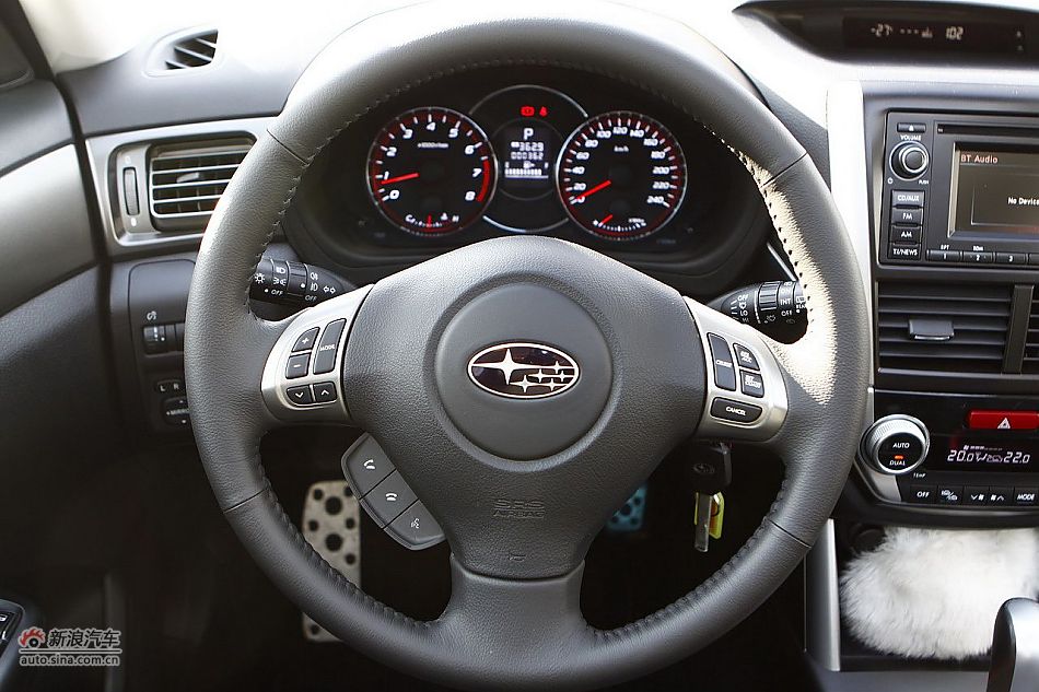2011款斯巴鲁森林人内饰
