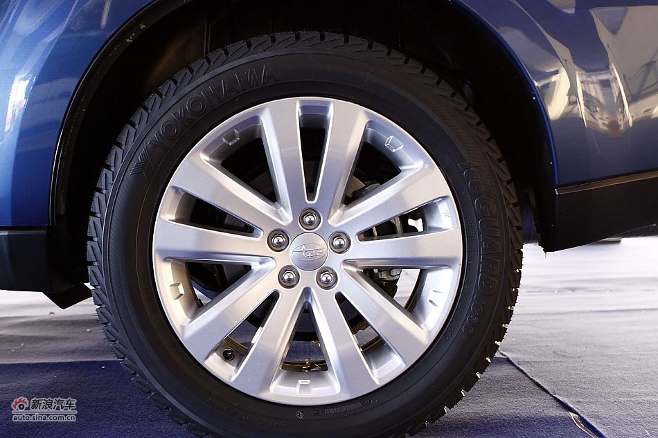 2011款斯巴鲁森林人外观