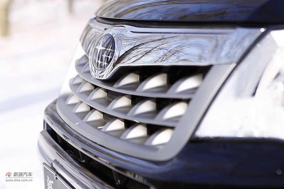 2011款斯巴鲁森林人外观