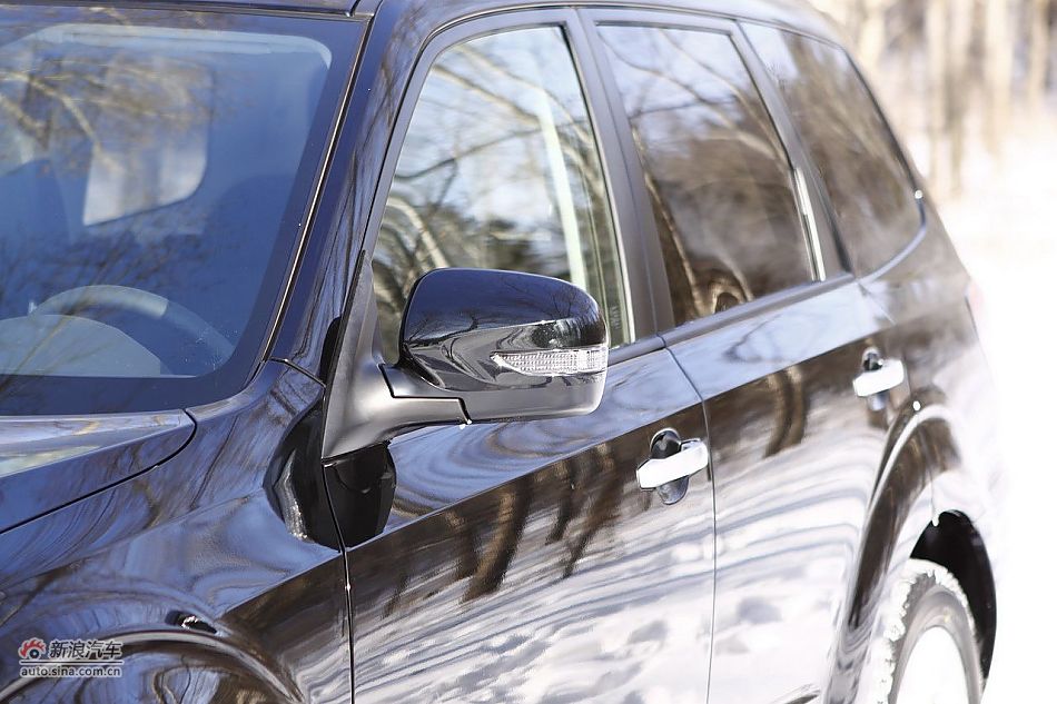 2011款斯巴鲁森林人外观