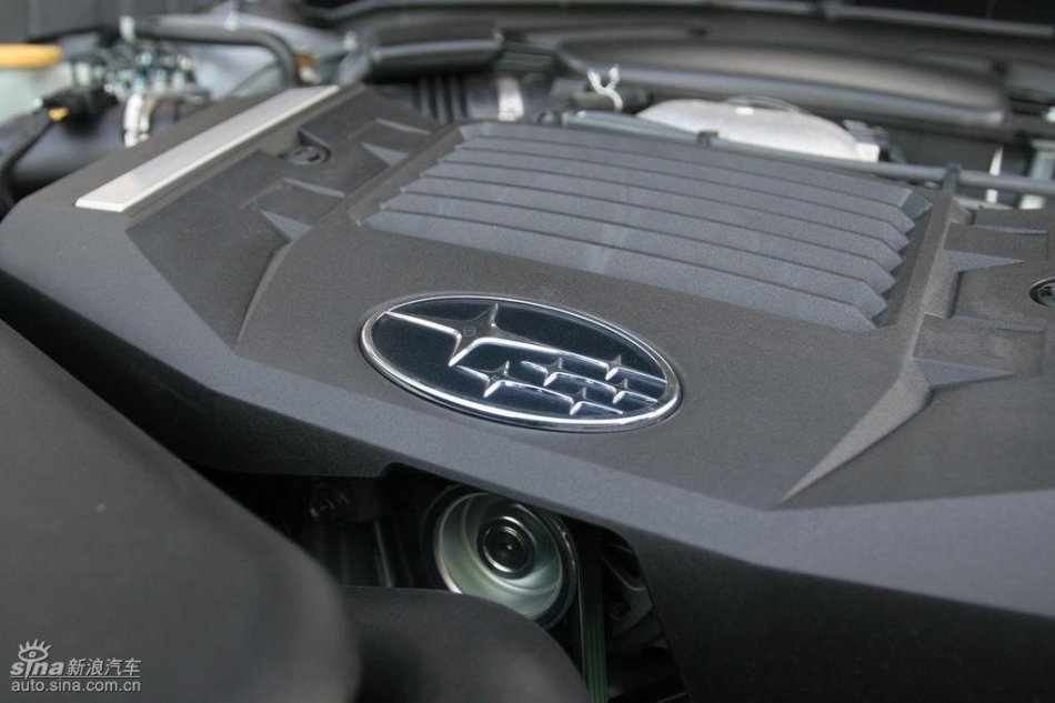 森林人2.5XS发动机及悬挂