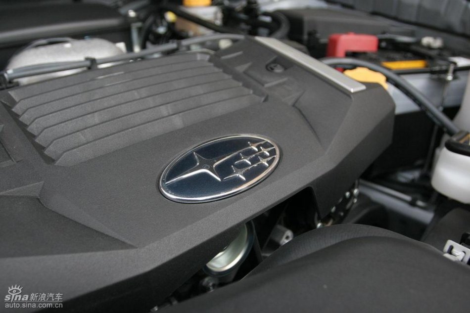 森林人2.5XS发动机及悬挂