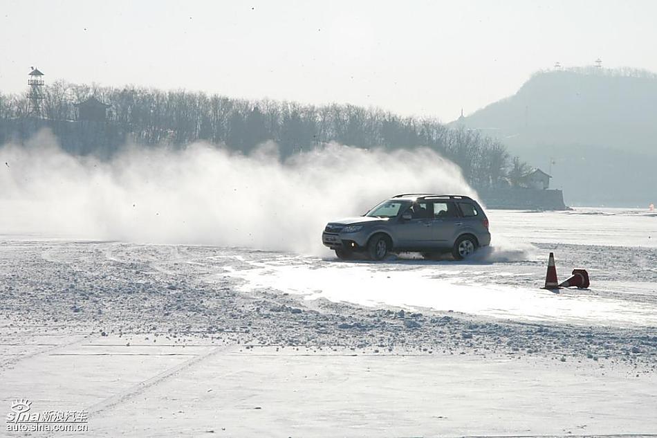 斯巴鲁2009全系车型冰雪体验