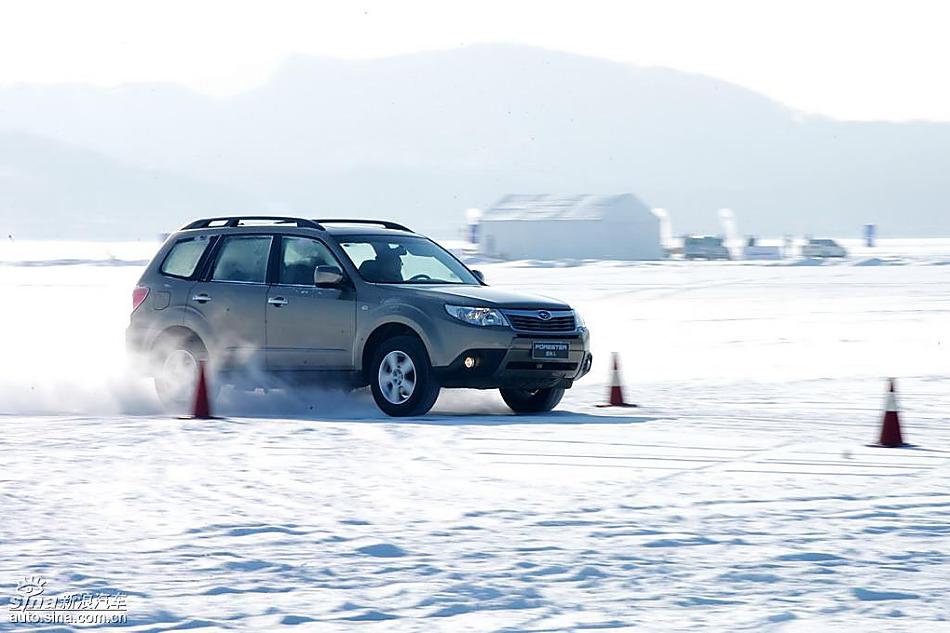 斯巴鲁2009全系车型冰雪体验