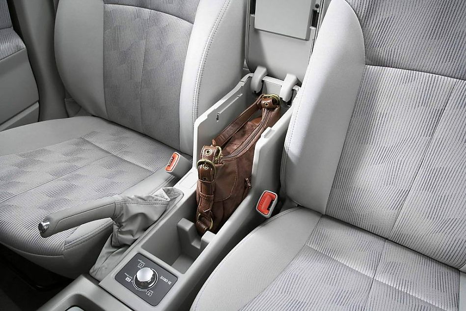 斯巴鲁新一代森林人内饰