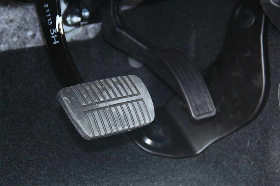 2013款 2.5L CVT 豪华导航版 内饰