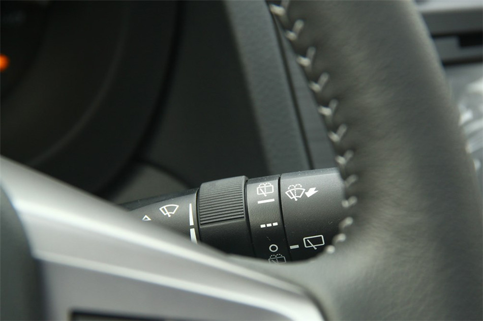 2013款 2.5L CVT 豪华导航版 内饰