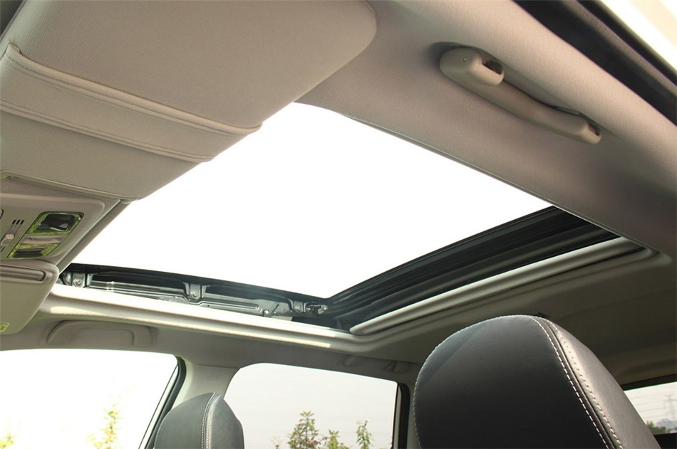 2013款 2.5L CVT 豪华导航版 座椅空间