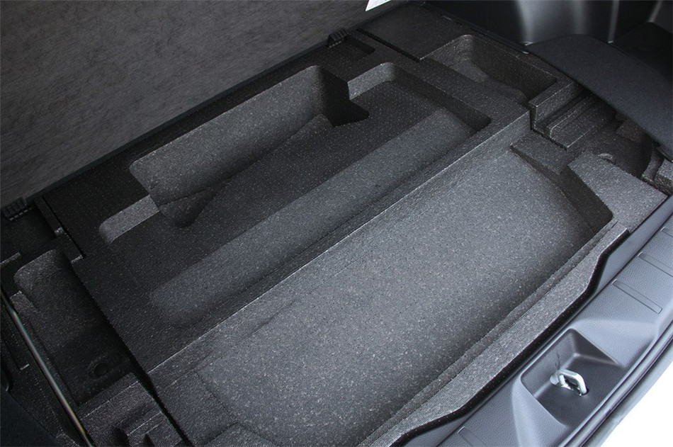 2013款 2.5L CVT 豪华导航版 座椅空间