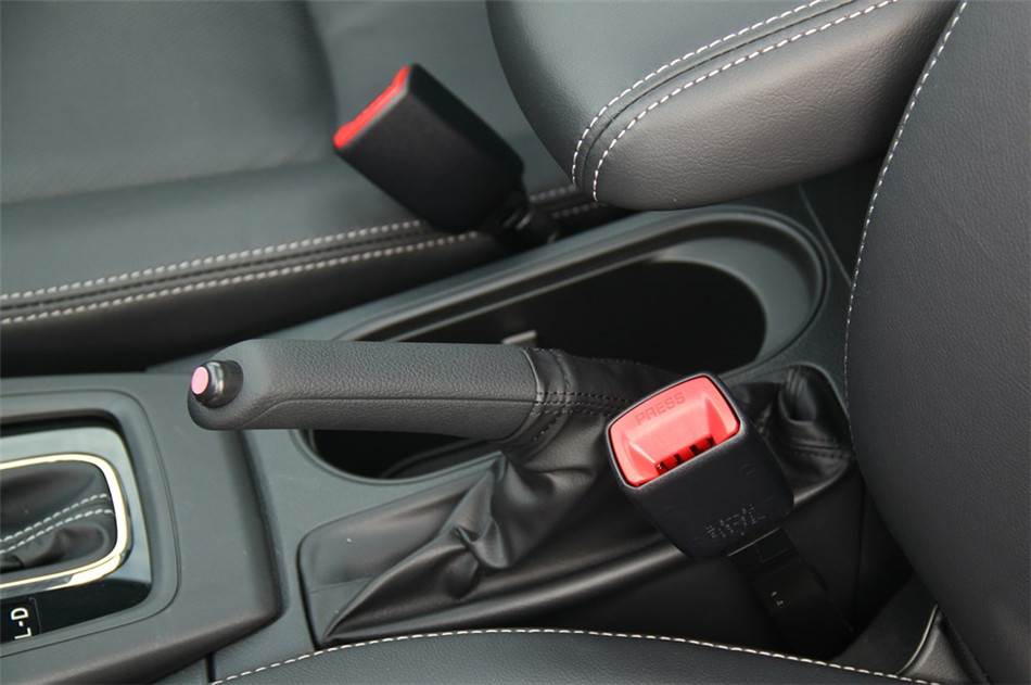 2013款 2.5L CVT 豪华导航版 座椅空间