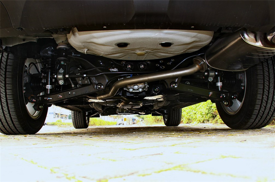 2013款 2.5L CVT 豪华导航版 引擎底盘