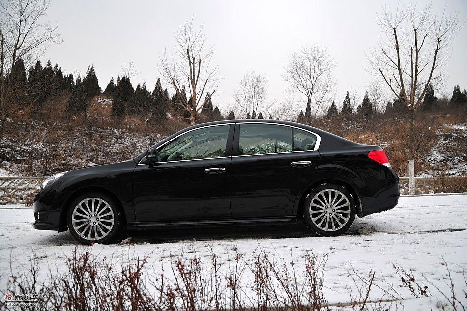 2010款新力狮2.5GT豪华版外观