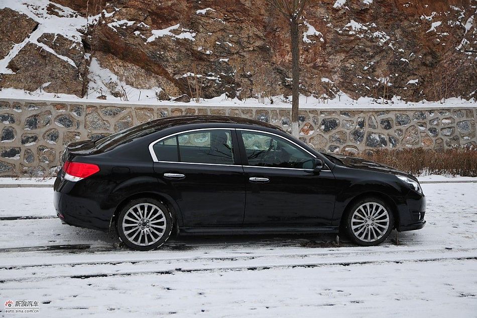 2010款新力狮2.5GT豪华版外观