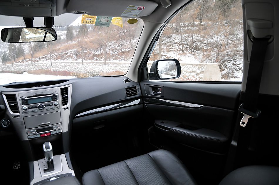 2010款新力狮2.5GT豪华版内饰