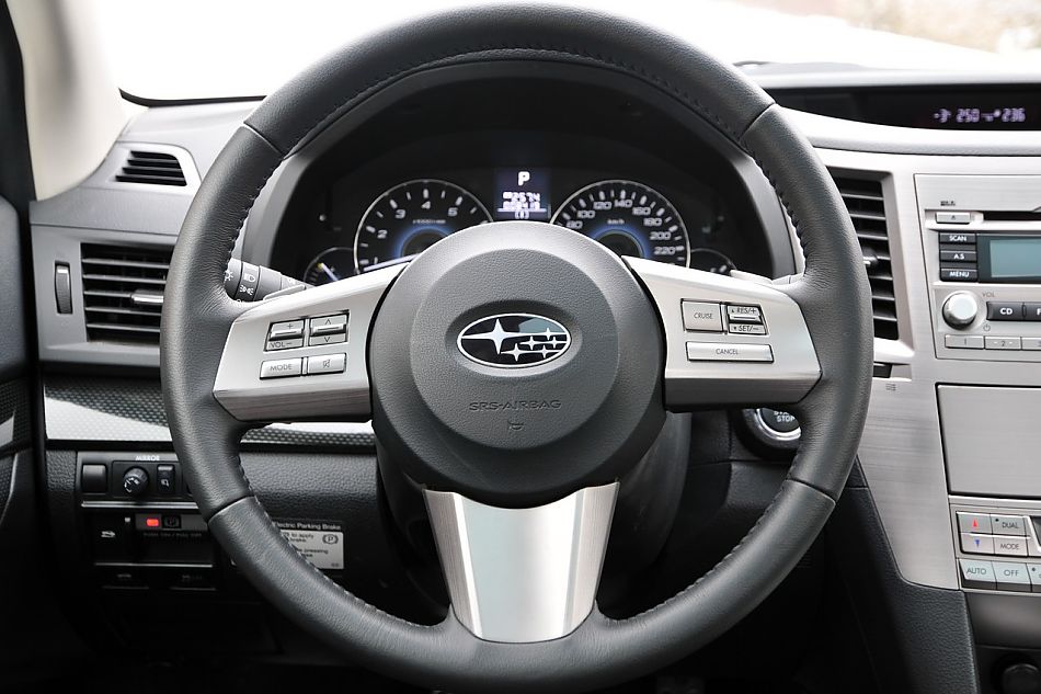 2010款新力狮2.5GT豪华版内饰