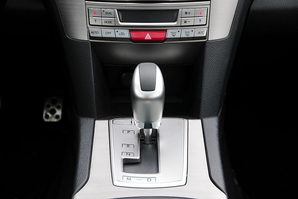 2010款新力狮2.5GT豪华版内饰