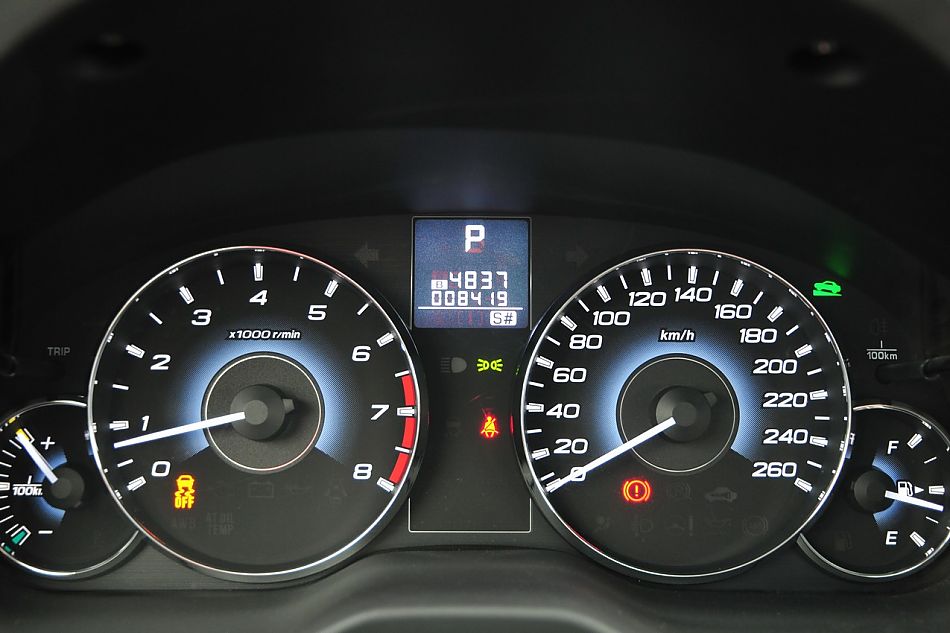 2010款新力狮2.5GT豪华版内饰