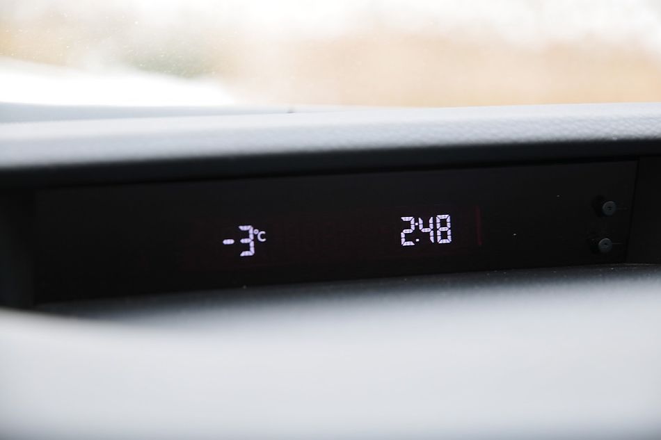 2010款新力狮2.5GT豪华版内饰