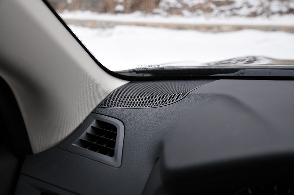 2010款新力狮2.5GT豪华版内饰