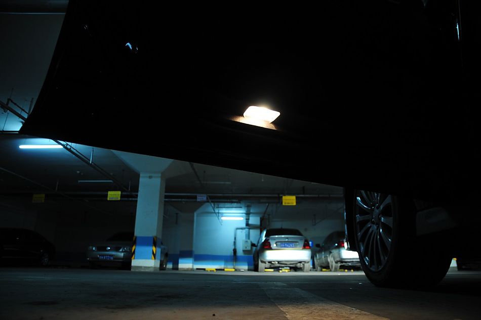 2010款新力狮2.5GT豪华版内饰