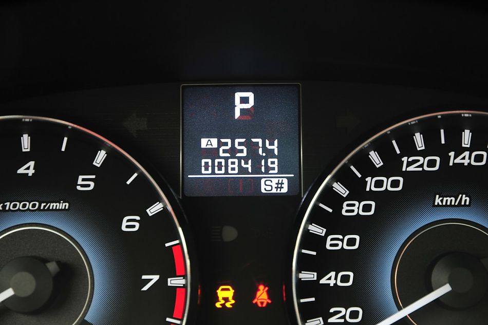 2010款新力狮2.5GT豪华版内饰