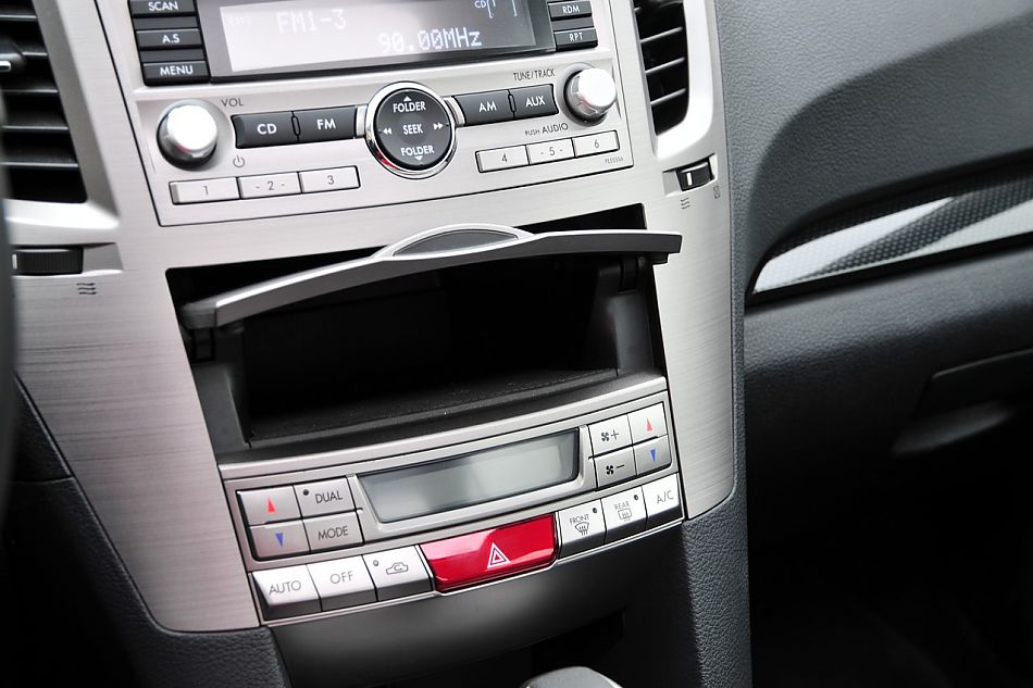 2010款新力狮2.5GT豪华版内饰