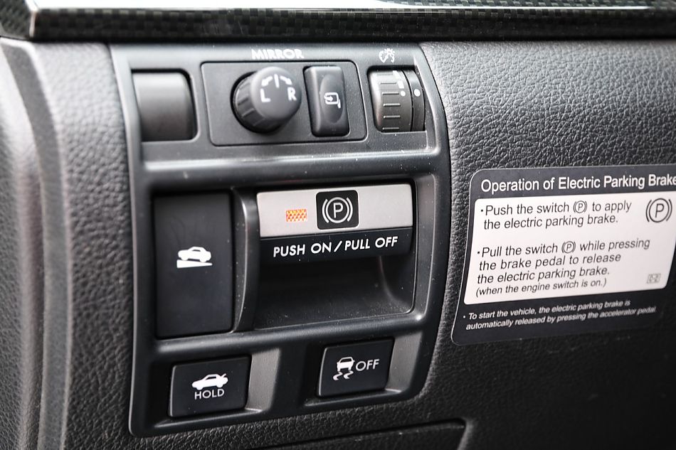 2010款新力狮2.5GT豪华版内饰