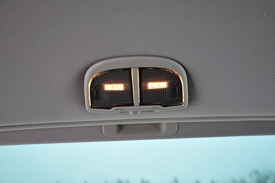 2010款新力狮2.5GT豪华版内饰